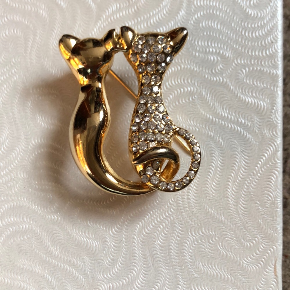 Gold tone pin